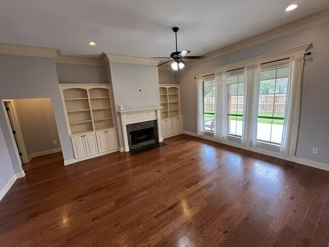 Building Photo - 7335 Oak View Dr.