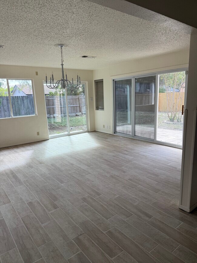 Building Photo - 6730 Country Swan