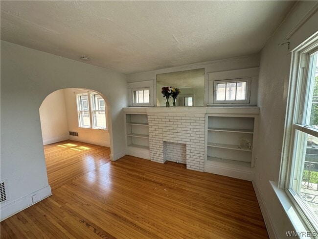 Building Photo - 394 Taunton Pl