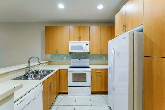 Building Photo - 2423 NW 31st Ct