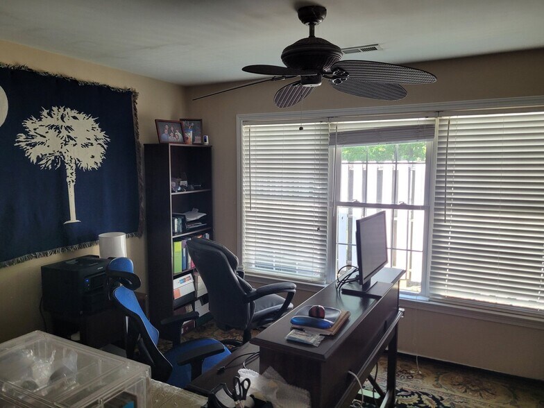 Building Photo - 144 Pelham Springs Pl