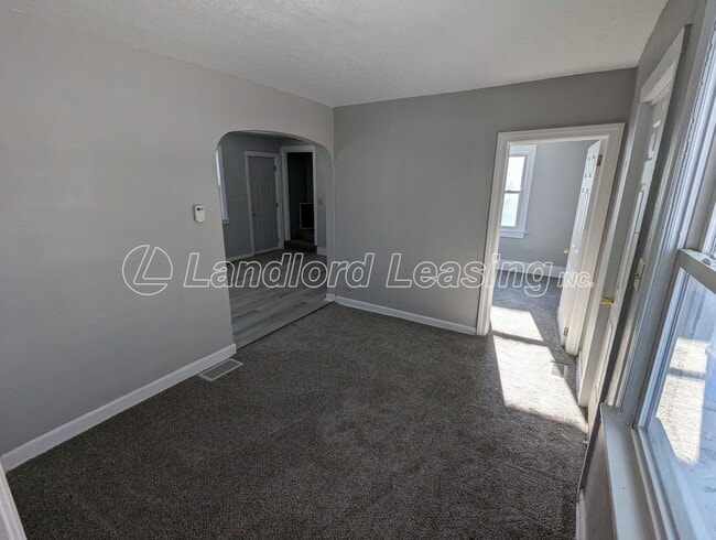 Building Photo - $595 Security Deposit Special!