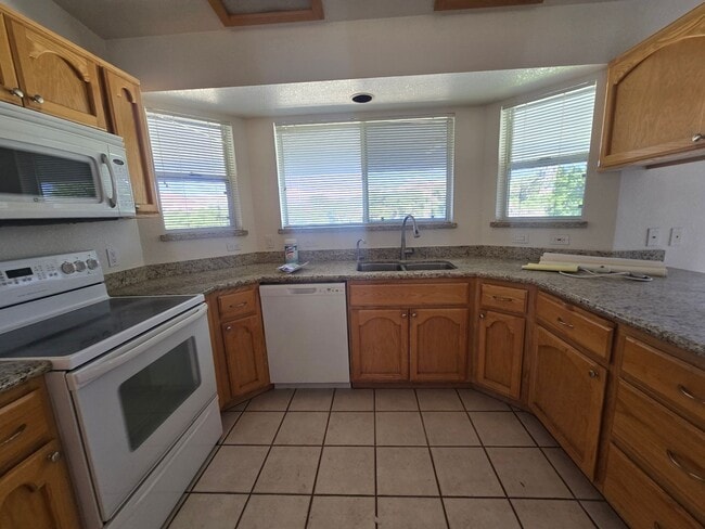 Building Photo - Unfurnished, 1-Year Long-Term Rental