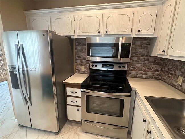 Building Photo - 248 Brighton F