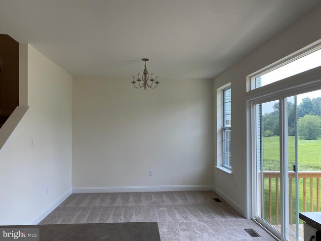 Building Photo - 215 Grv Vw Dr