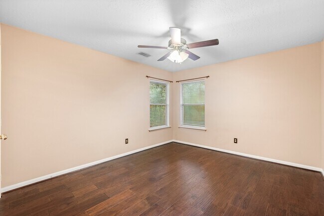 Building Photo - 70 Harvest Wind Pl