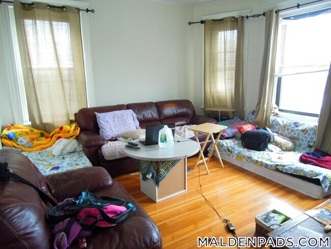 Building Photo - 17-19-19 Washington St S