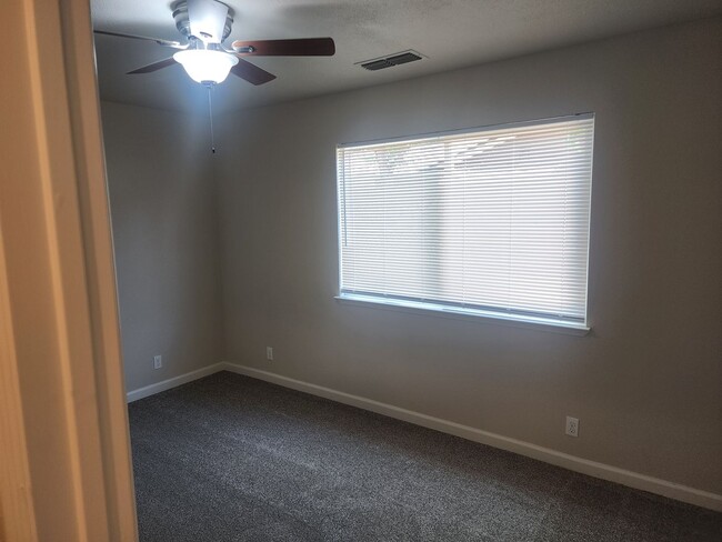 Building Photo - 2025 Durango Ln