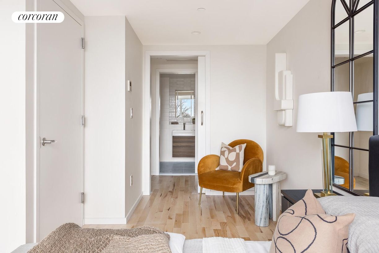 Building Photo - 1064 Hancock St