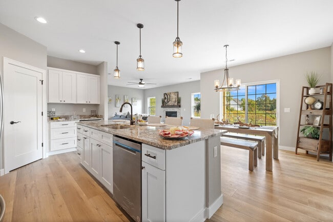 Building Photo - 1824 Horseshoe Ln