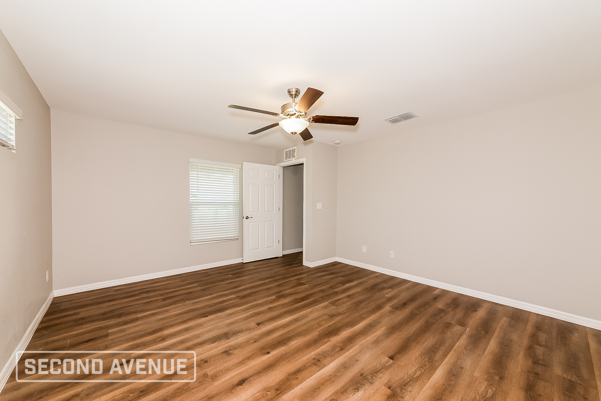 Building Photo - 8206 Latour Ave