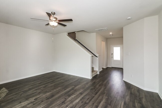 Building Photo - 457 Sunny Highlands Dr