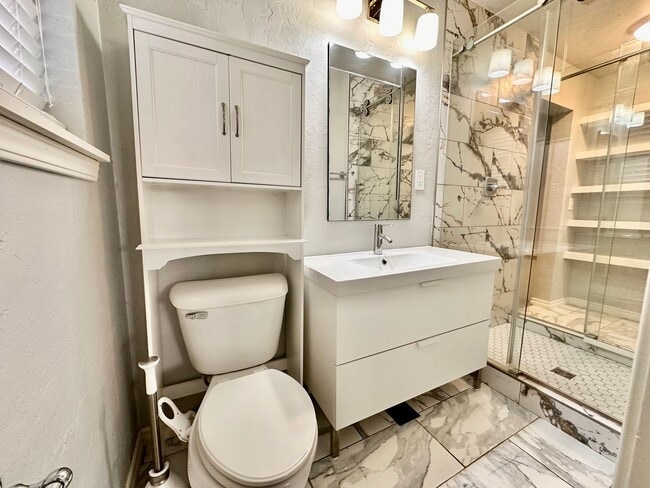 Building Photo - 3 Bed Home OKC - Move in Deposit-Free! (If Qualified)