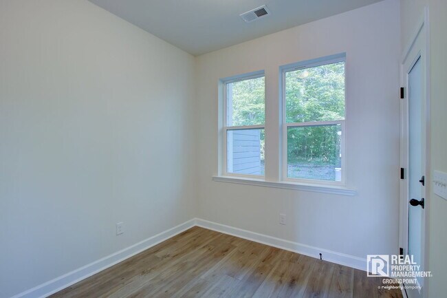 Building Photo - 5208 New Palm Ct