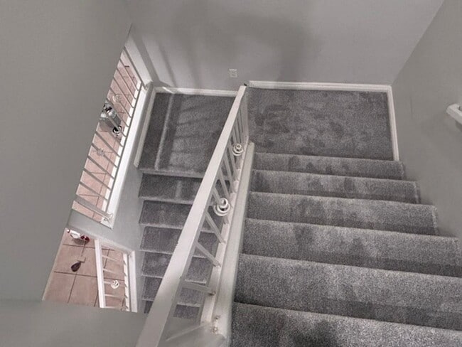 Building Photo - Very Beautiful Townhouse!!!
