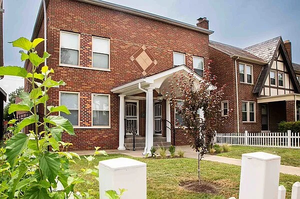 Building Photo - 2869 Sullivant Ave