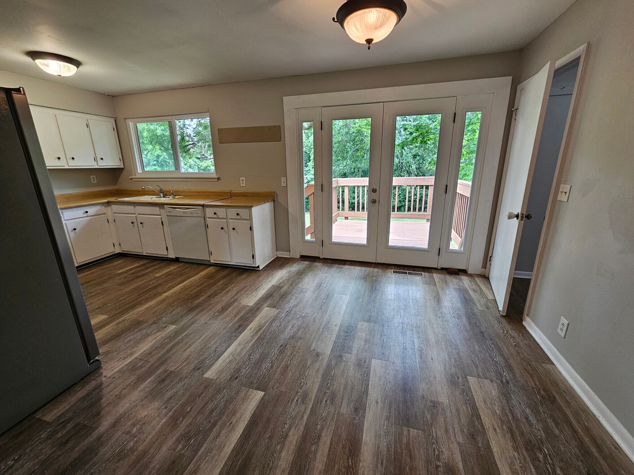 Building Photo - 103 Cedarwood Ct