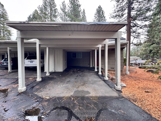 Building Photo - 2 Bedroom Furnished Condo in Incline w Carport (IM8)