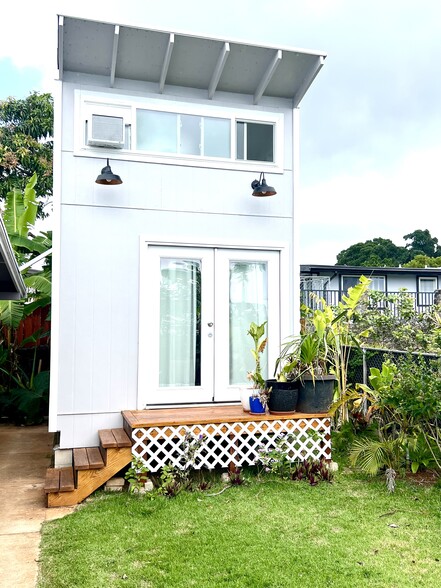 Onsite Property manager - 2015 Komo Mai Dr