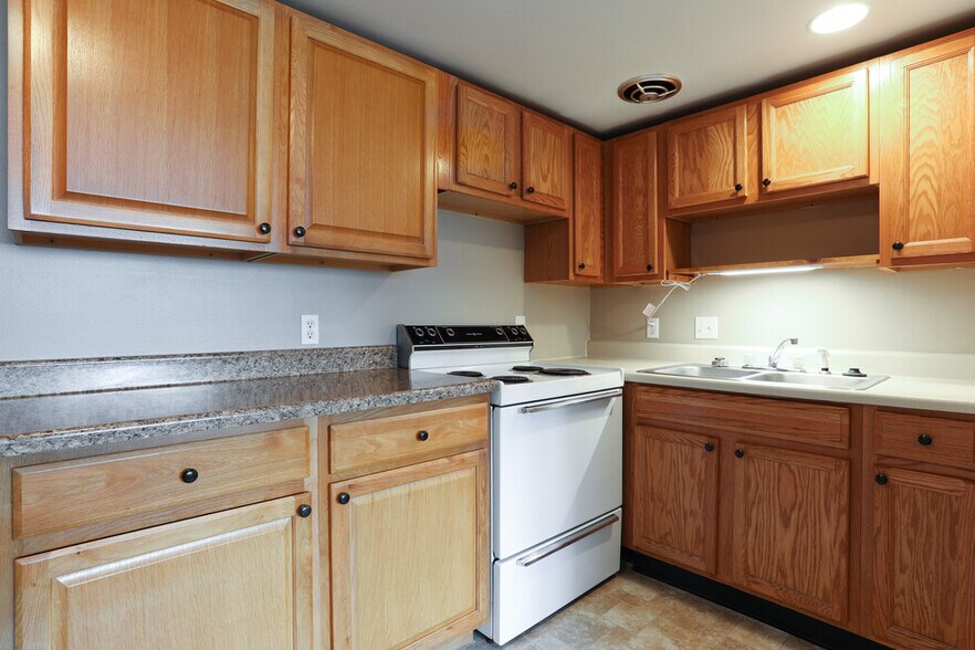 Building Photo - 3 E Central Ave