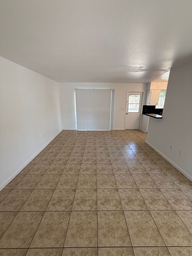 Building Photo - Charming 2-Bedroom, 2-Bathroom Home in 55 ...