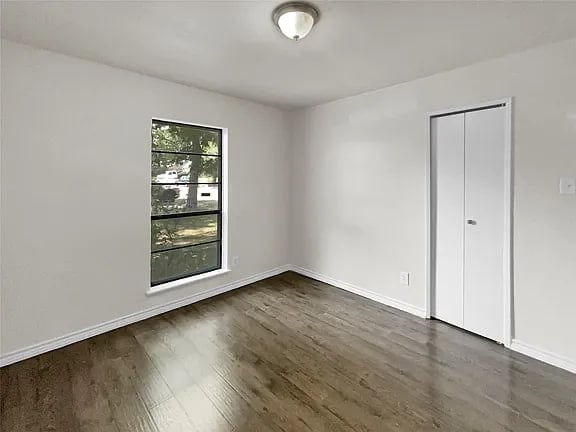 Building Photo - 6102 Lakecrest Dr