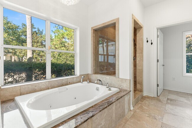 Building Photo - 2928 Pine Valley Dr