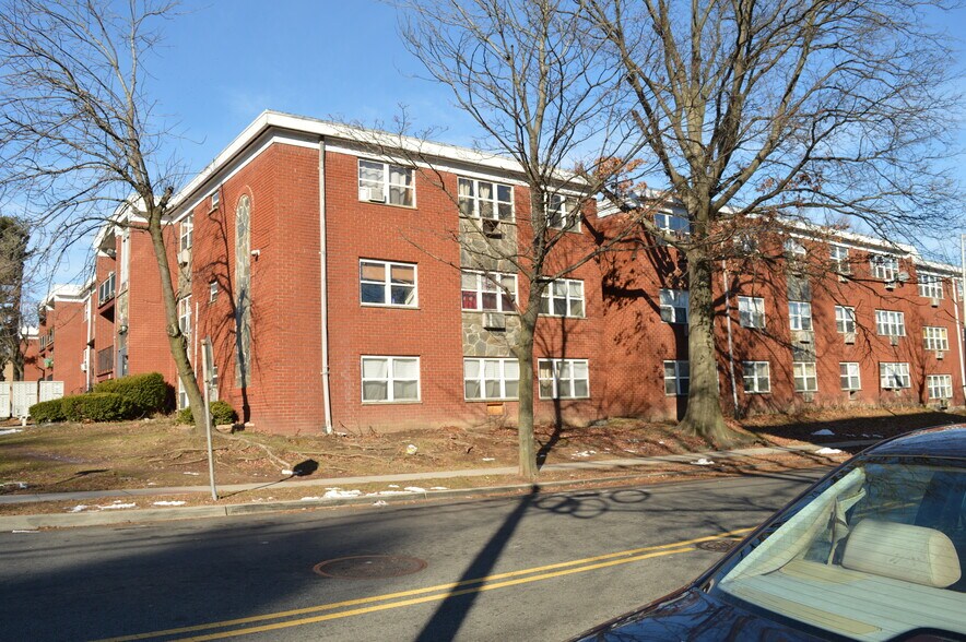 Primary Photo - 361 Park Ave