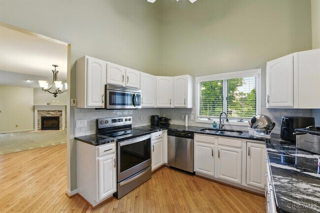 Building Photo - 5 Waterview Ct