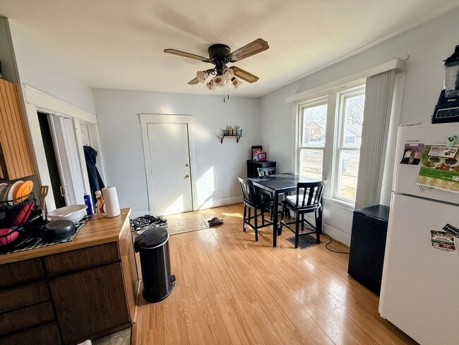 Building Photo - A Sweet Spot in La Crosse – 2 Bedrooms Await