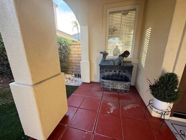 Building Photo - 4 Bedroom Home for Rent in Valencia Northp...