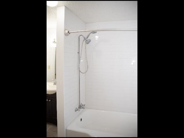 Building Photo - 312 Barton St