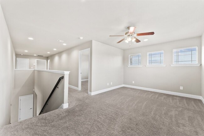 Building Photo - 6020 Sunny Stone Dr