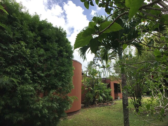 Building Photo - A Modernist Tropical Haven on Maui’s North...