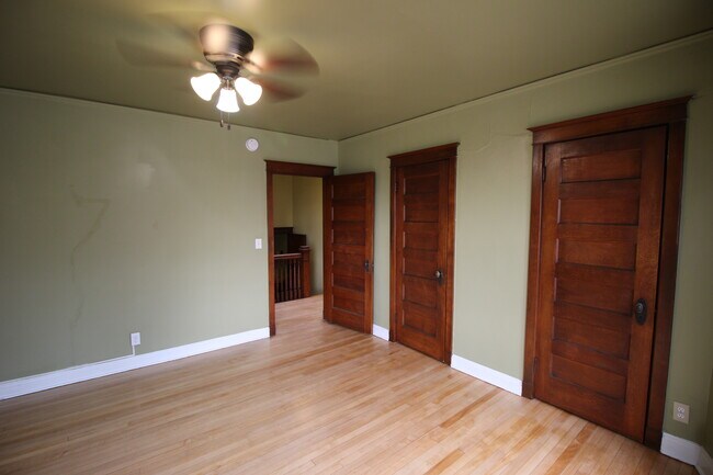 Bedroom 3 - 2032 Jefferson St