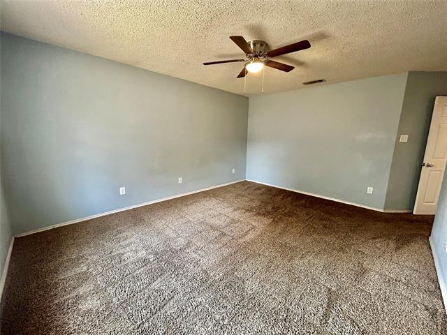 Building Photo - 909 Meadowlark Dr