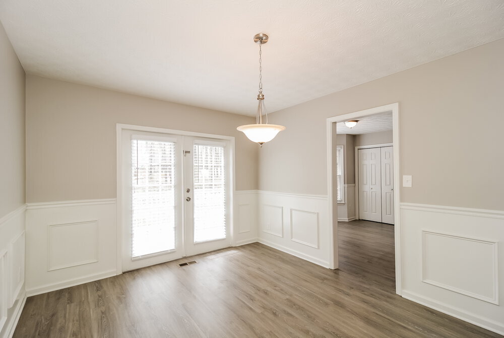 Building Photo - 300 Sterling Dr