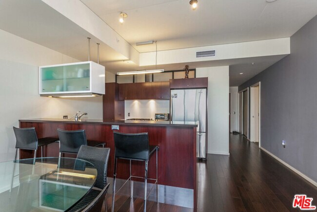 Building Photo - 1155 S Grand Ave