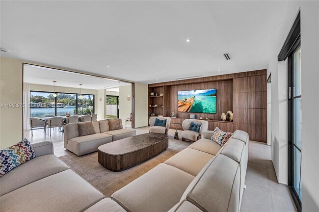 Building Photo - 1170 S Biscayne Point Rd