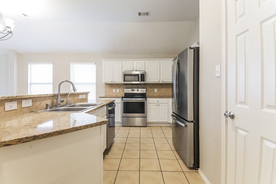 Building Photo - 129 Arbordale Way