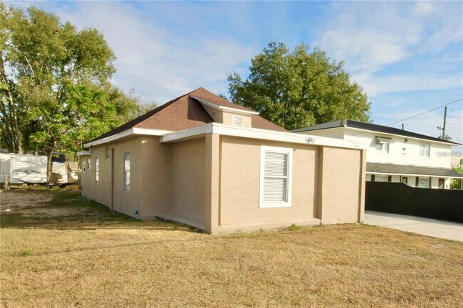 Building Photo - 610 Dundee Rd