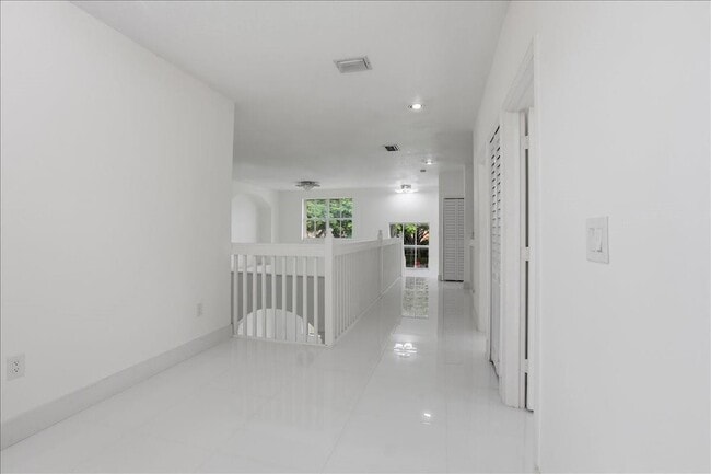 Building Photo - 3802 SW 165th Terrace