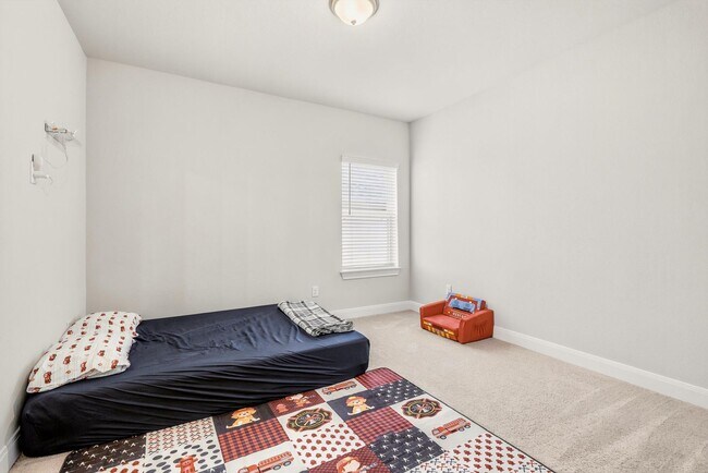 Building Photo - Elegant Living with Space to Spare | 4 Bed • 3.5 Bath