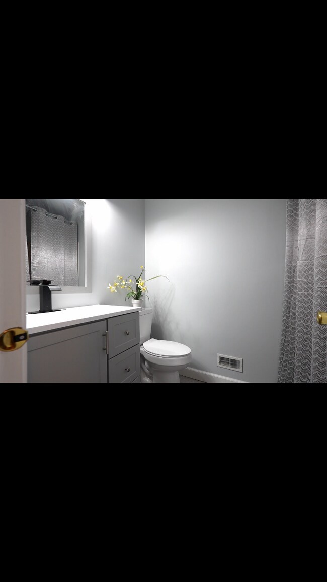 Building Photo - 110 Magnolia Ct