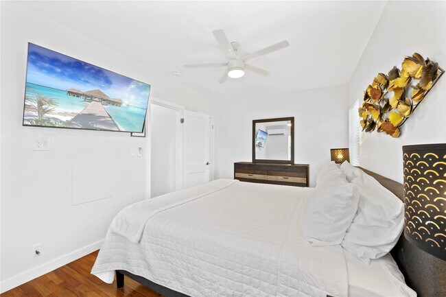 Building Photo - 3015 Seville St