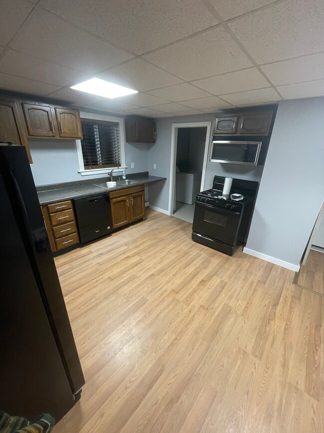 Kitchen - 15 Heald St