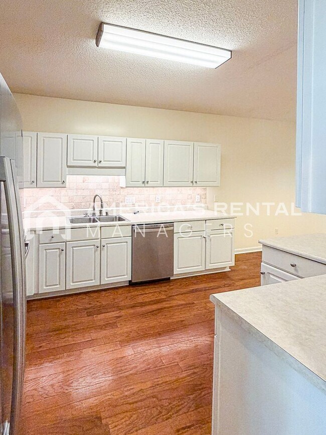 Building Photo - 1713 Savannah Park Ln