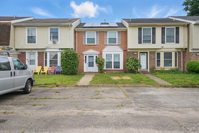 Primary Photo - 909 Westwind Pl