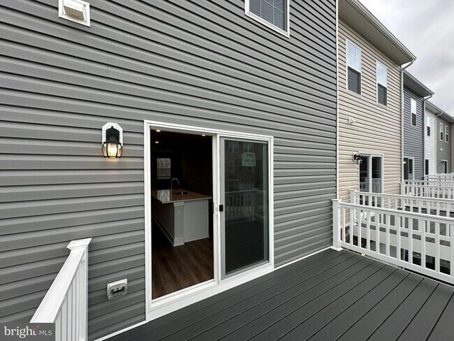 Building Photo - 1801 Harvest Dr