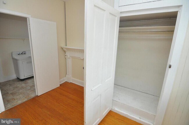 Building Photo - 515 N Loudoun St
